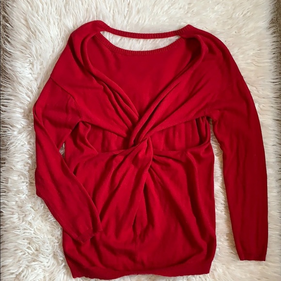 Red open back Crisscrossed sweater ❌ - Picture 2 of 2